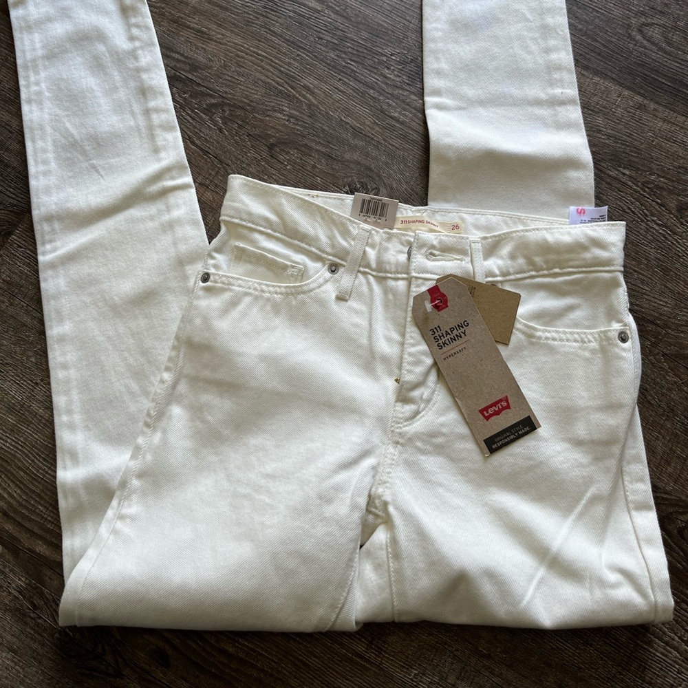 311 Levi Skinny White Jeans NWT
